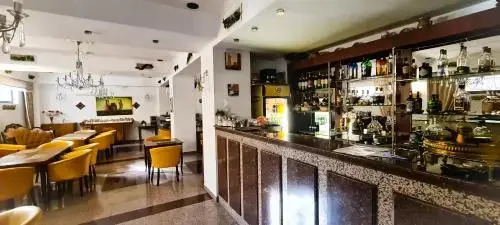 5 Stars High Hostel