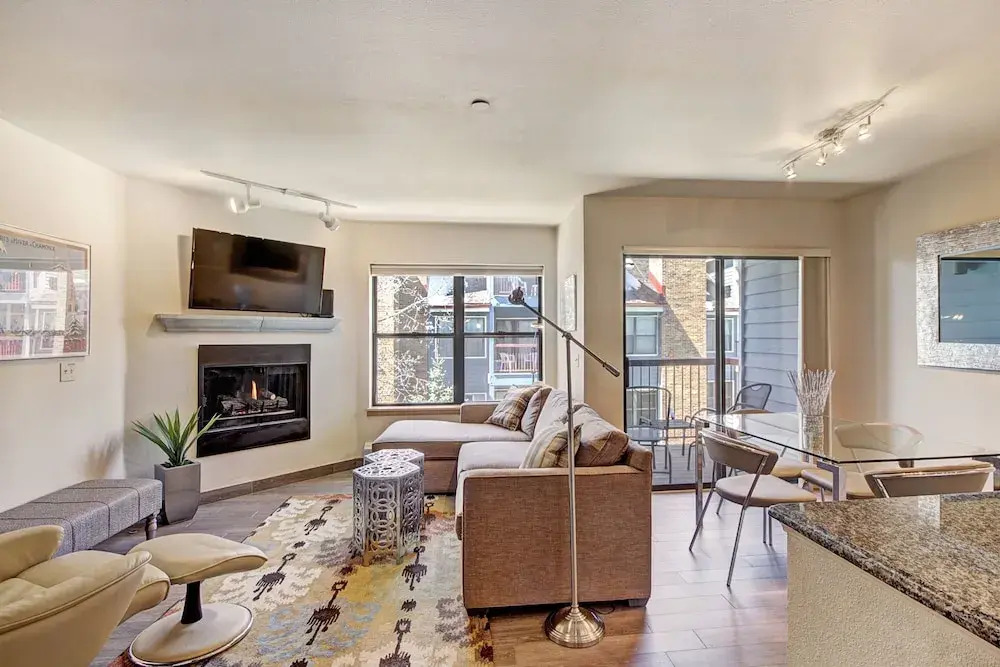 Luminous 2br 2ba - Upscale + Steps To Snowy Fun + Main St 2 Bedroom Condo by RedAwning