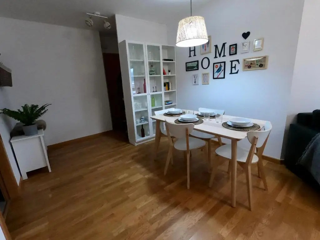 Apartamento con balcón y vistas al mar II