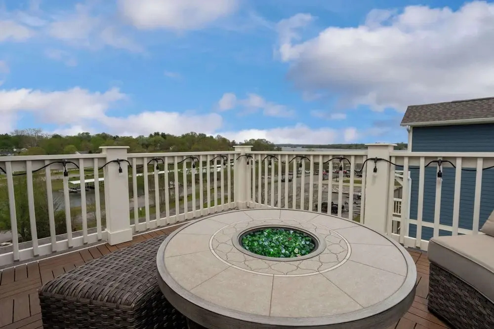 Emerald Shores