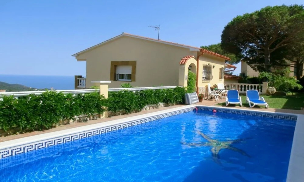 Villa in Lloret de Mar - 104812 by MO Rentals