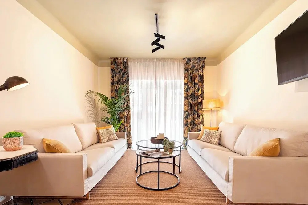 Wonderful 5-bedroom Apart in Granada. Recogidas II