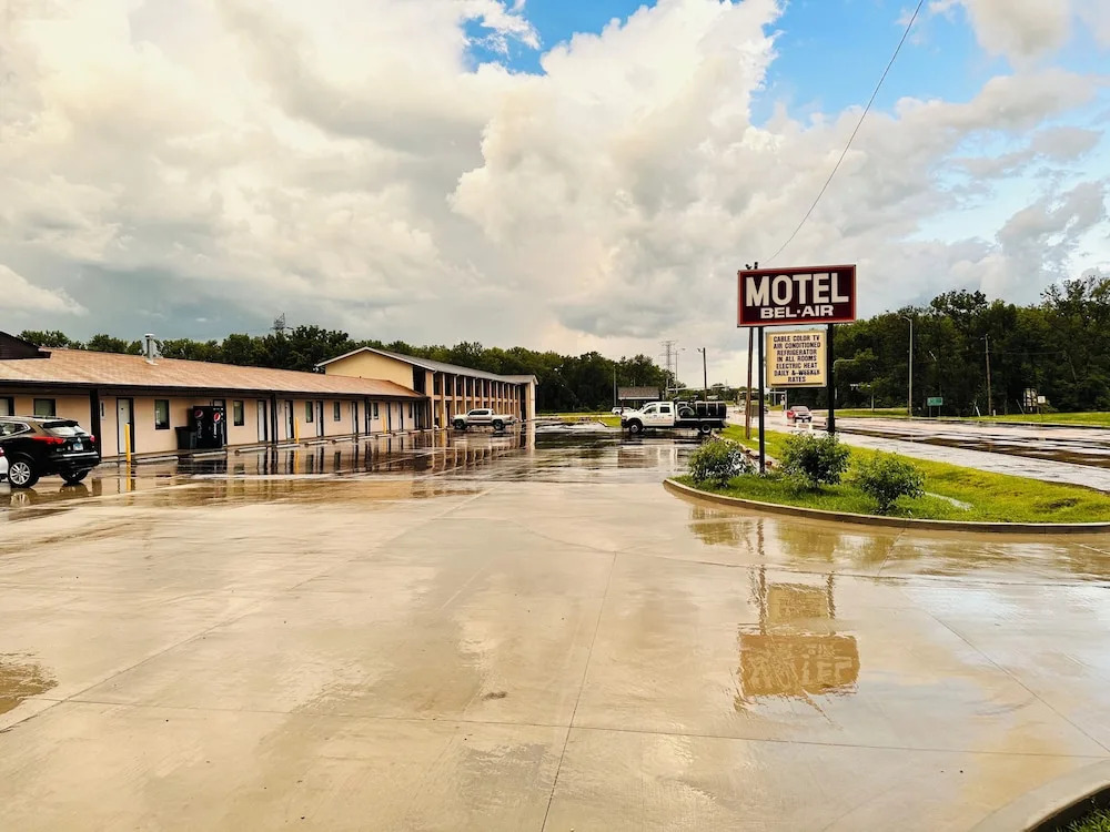 BEL AIR MOTEL