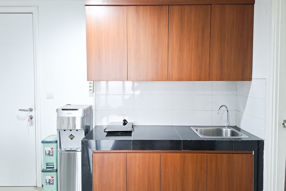 Comfy White 2Br For 3 Pax At Tuscany Residence