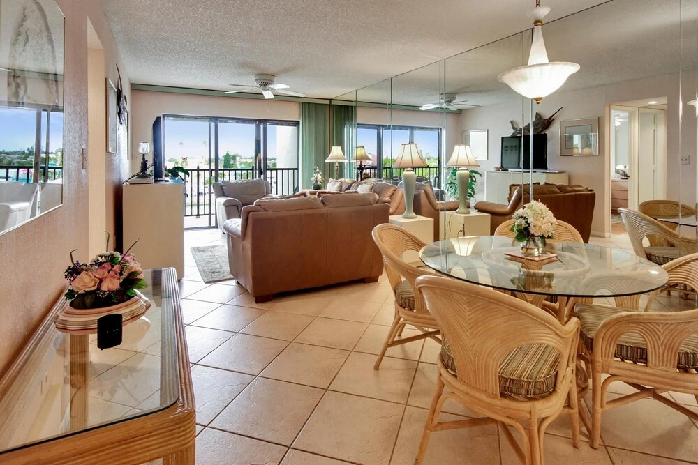 Land's End 404 Building 3 Top Floor With Stunning Water View