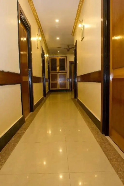 Hotel White House
