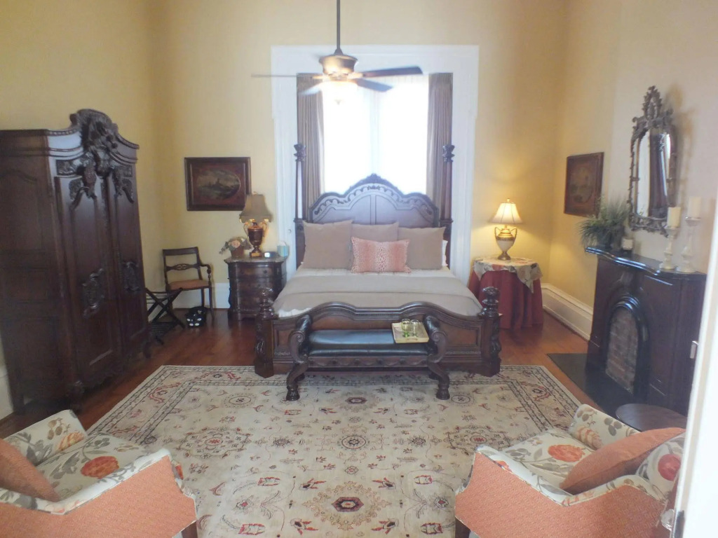 The Pepin Mansion B&B on Mansion Row - 10 min to start of the Bourbon Trail