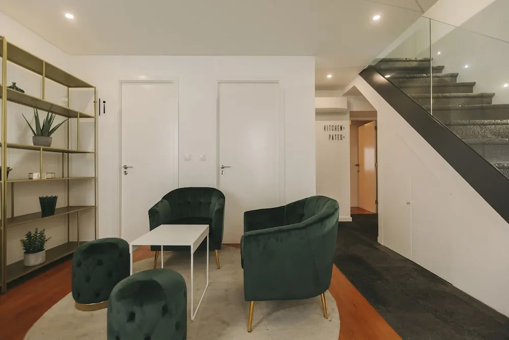 Azores Inn - Family Suites