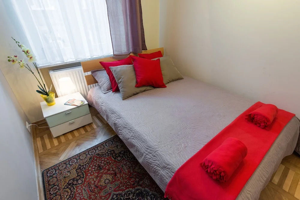 KrakowRentals - Family Apartment