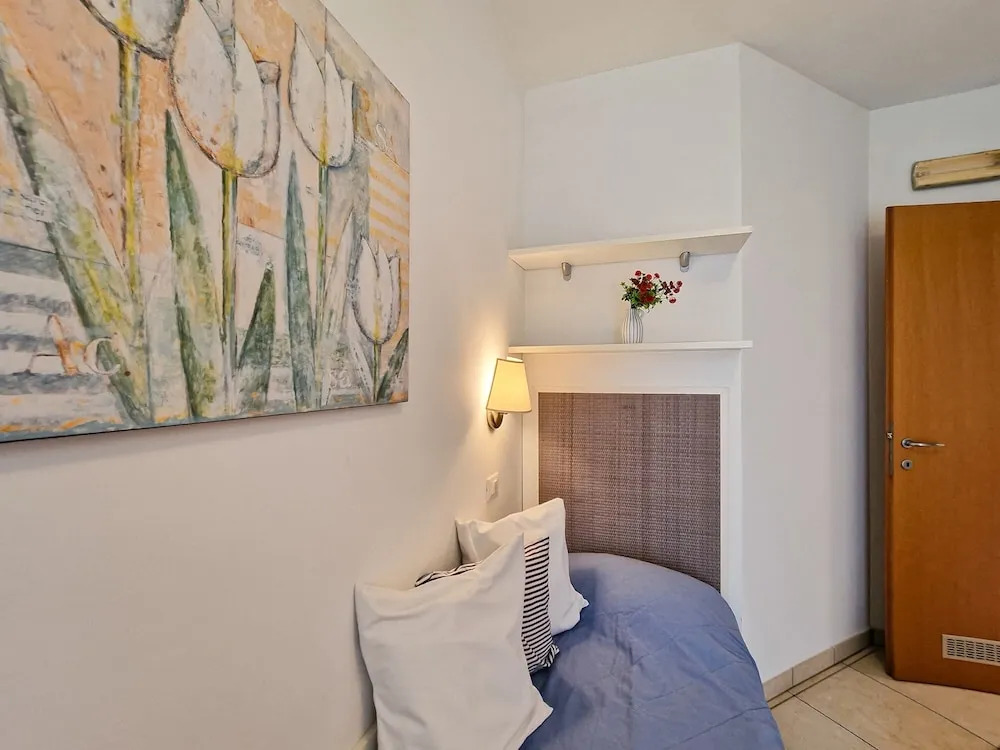 Modern Three Room Flat With Pool