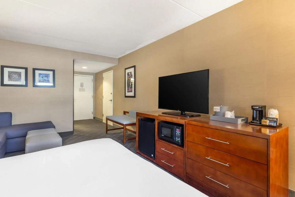 Comfort Inn & Suites Logan International Airport