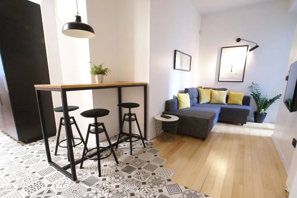 Fingerprint Tree Apartment