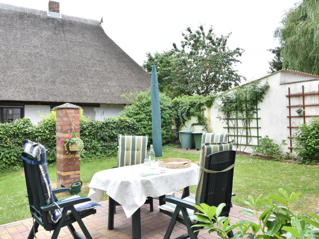 Wohnung in Alt Bukow mit Garten