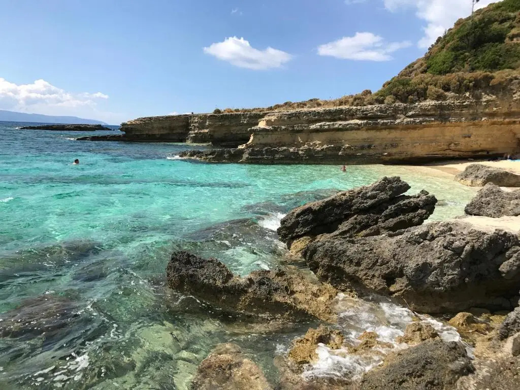 Spacious 1 bedroom apartment 2 km to Pessada beach