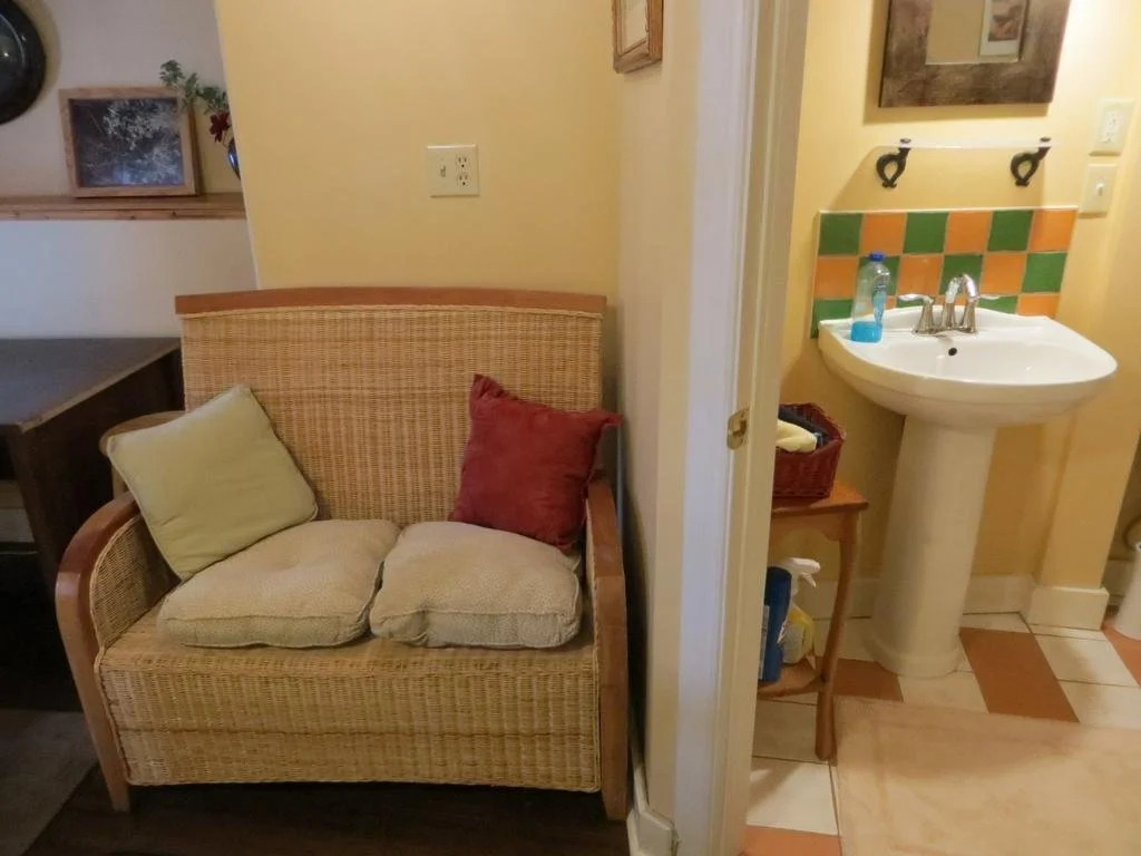 Pleasant Street Suites