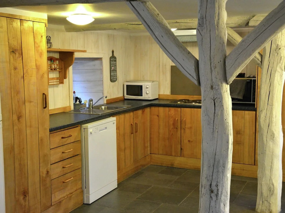 Vintage Farmhouse in Durbuy With Roofed Garden