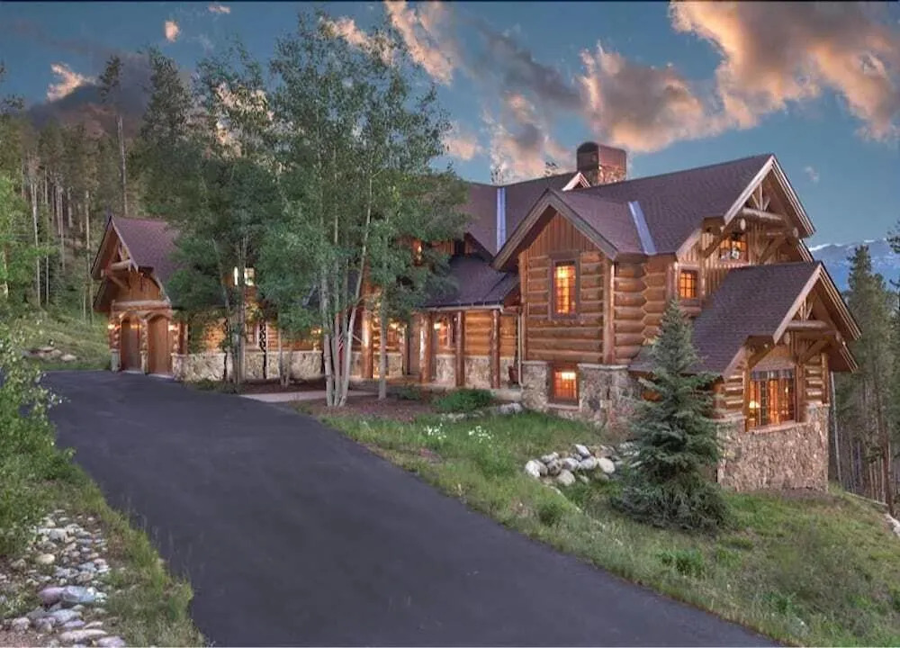Ten Mile Estate 4 Bedrooms 4.5 Bathrooms Home