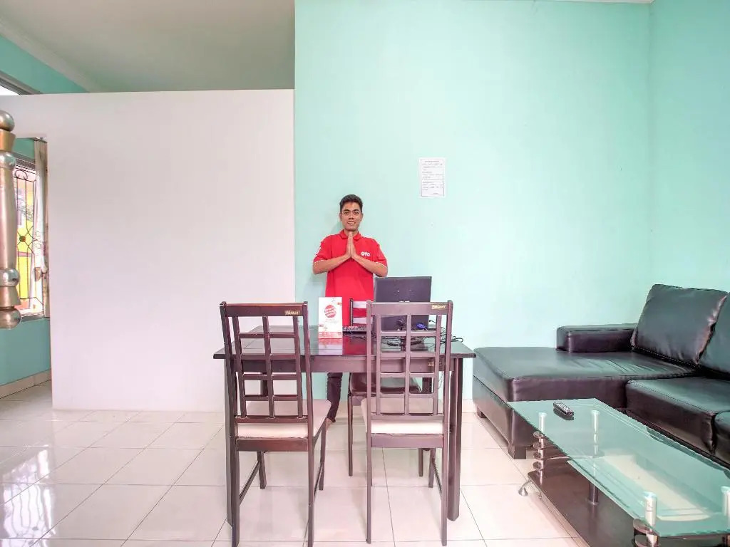 OYO 3241 Grand Suites Palace 4