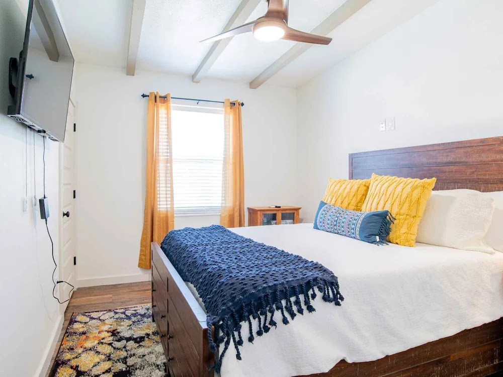La Casa Deluna by Southern Vacation Rentals