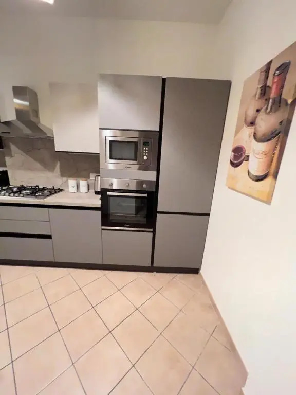 WELCOME RIVIERA -TORRE DAVORIO APPARTAMENTO 126 mq piuterrazzo25 mq - totalmente rinnovato- 250m dal centro - parcheggio a pagamento 20 euro al giorno da prenotare in anticipo salvo dispo -parking at 20 euro per day to be booked in advance if available