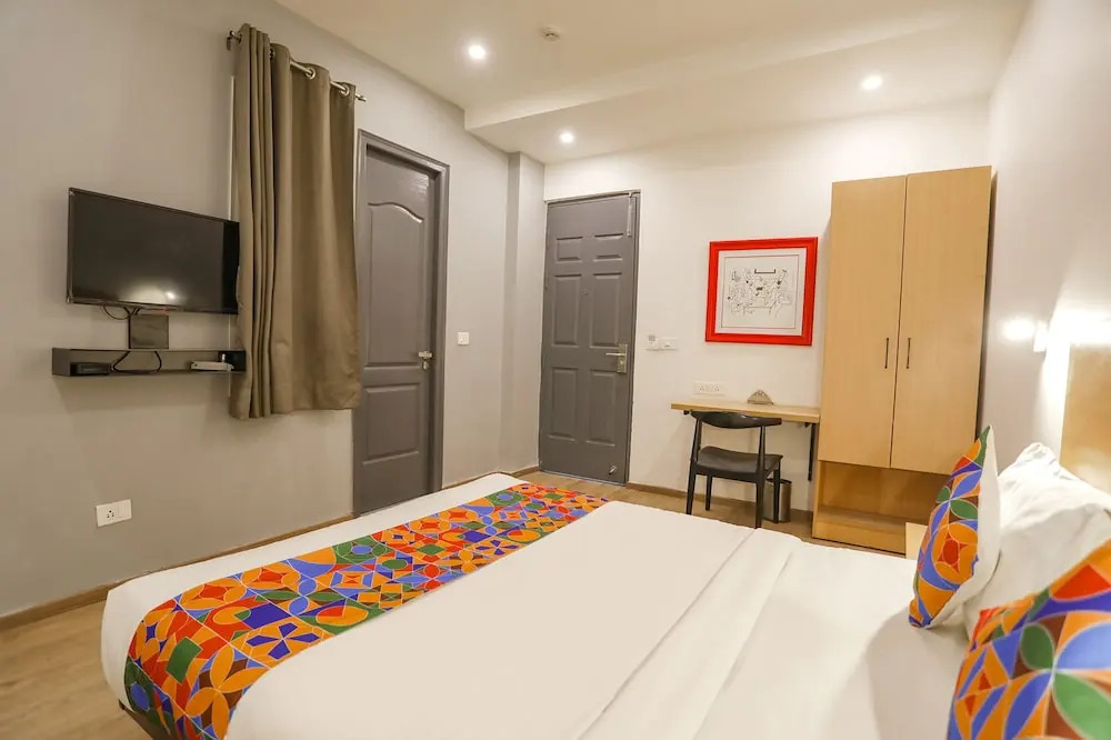 Hotel Grand In Vaishali