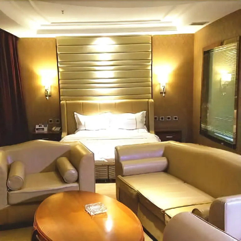 Qianyuan Business Hotel