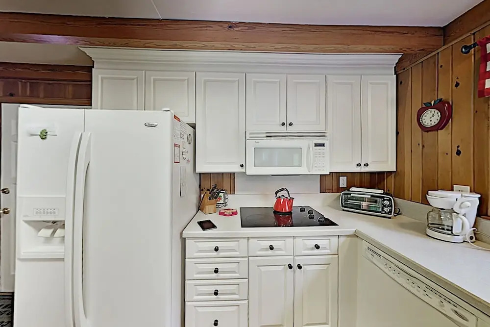 239slake 3 Bedroom Home