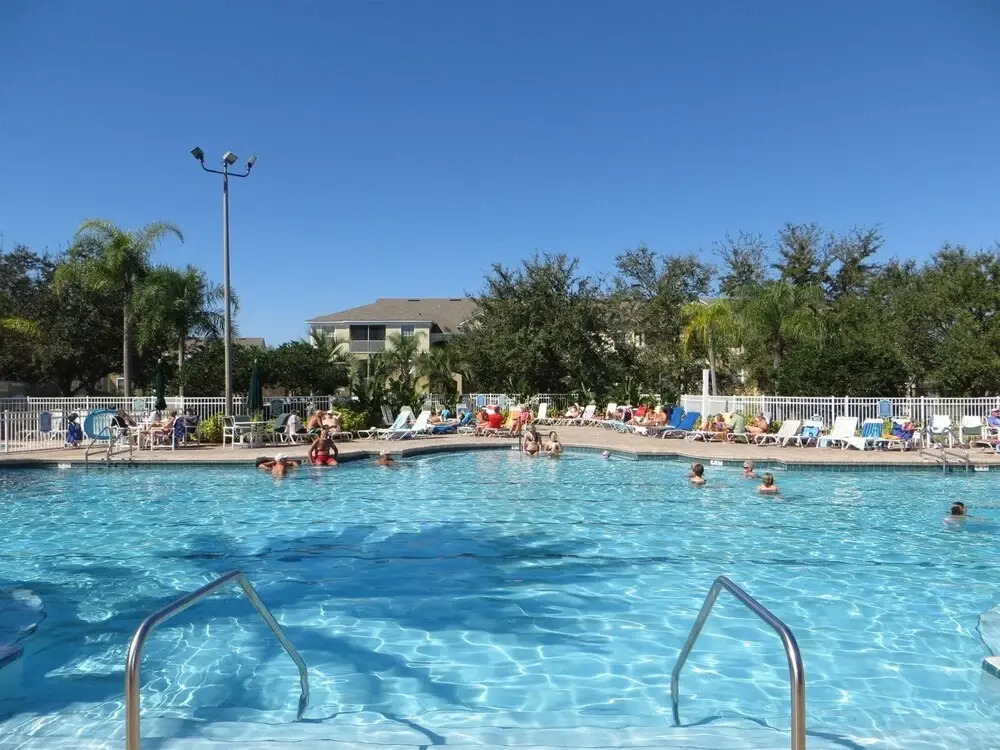 Elegant 4 Bedroom Villa with South Facing Pool in Kissimmee Resort
