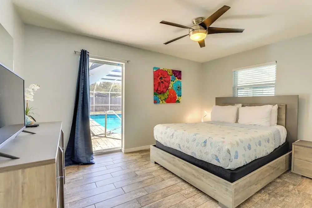 Sarasota Home w/ Heated Pool: 3 Mi to Airport!