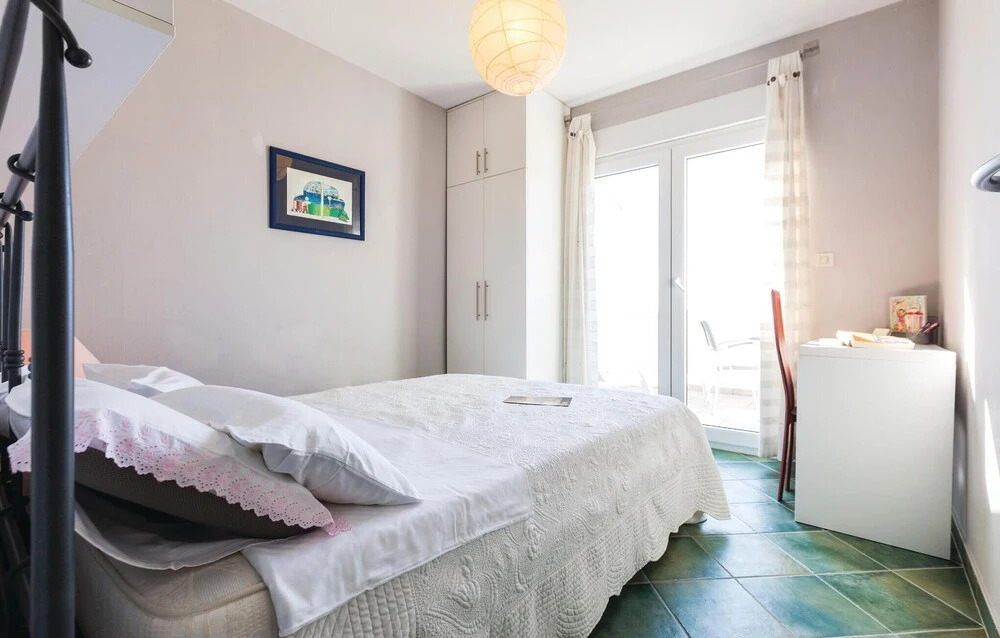 Amazing Home in Zadar With Wifi and 2 Bedrooms