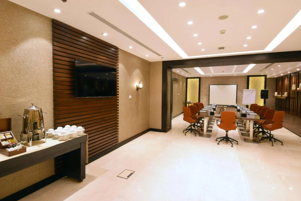 Best Plus Aurora Hotel