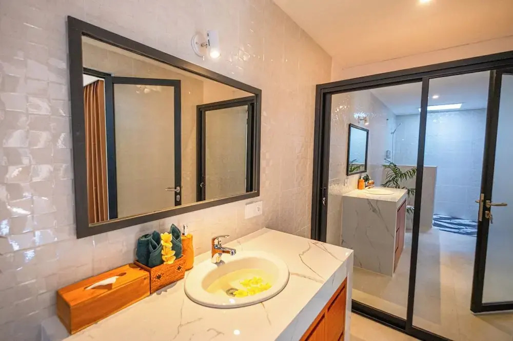 Crystal Flow Guest House & Apartment Canggu