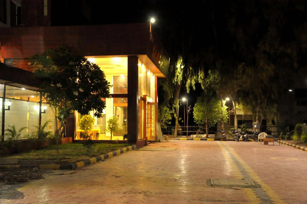 Hotel Malhar Palace