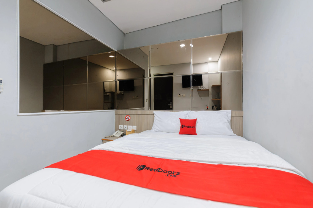 RedDoorz Plus near Grand Indonesia Jakarta