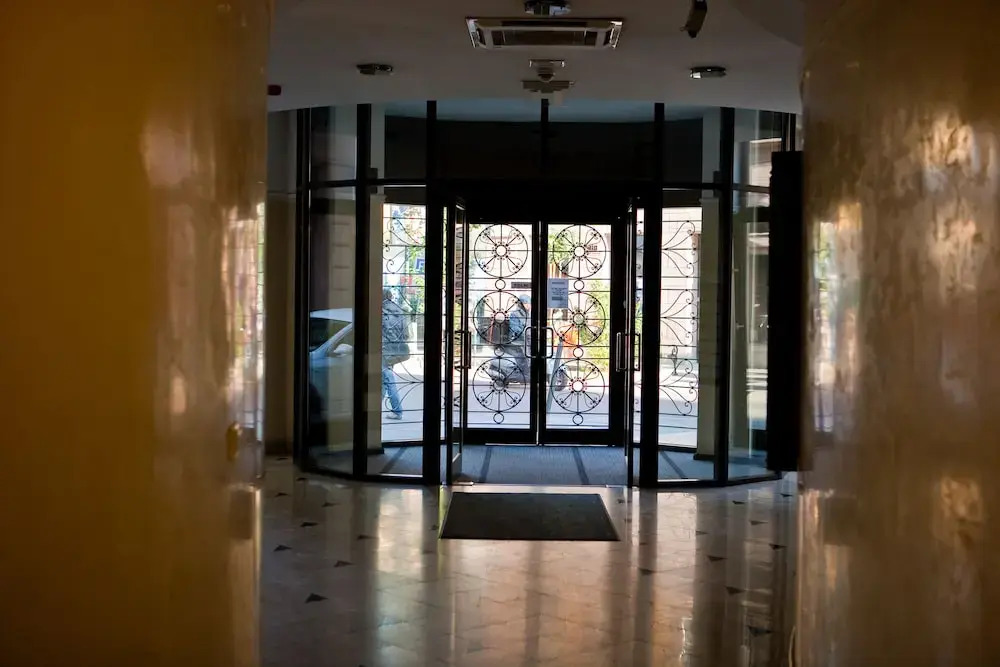 Town Hall Apart-hotel
