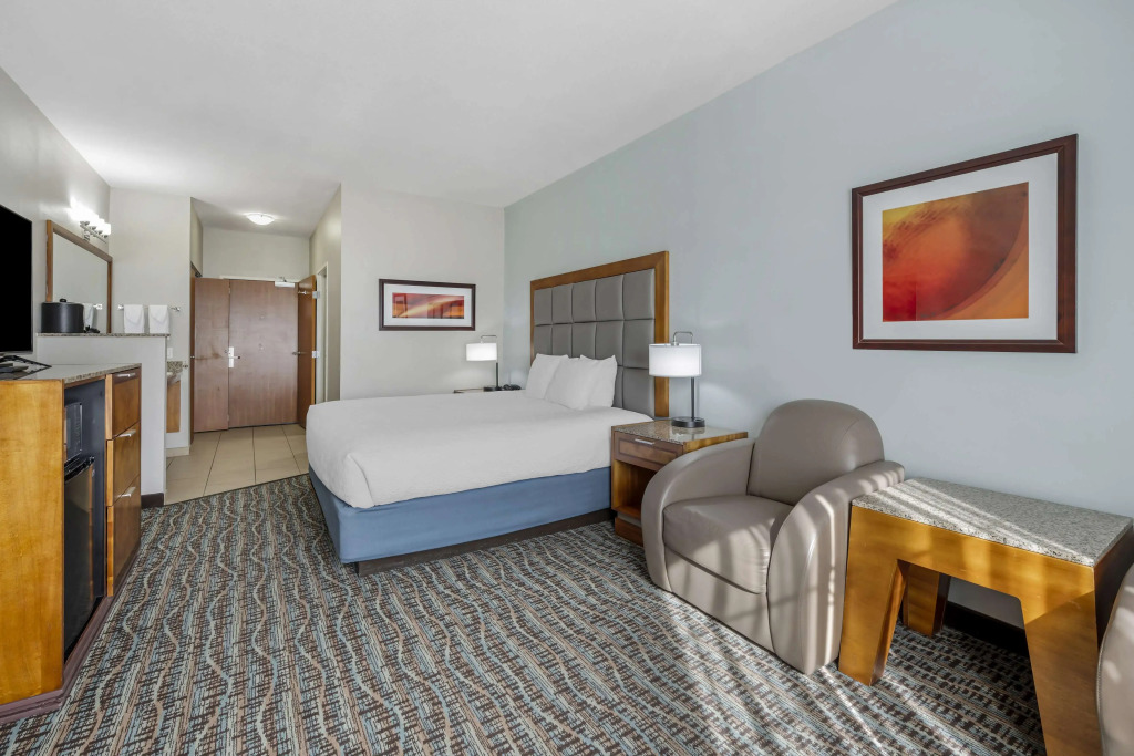 Best Western PLUS Peppertree Inn at Omak