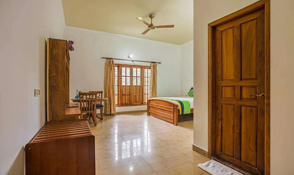 Itsy Hotels Classiyo Munnar Crown Resorts
