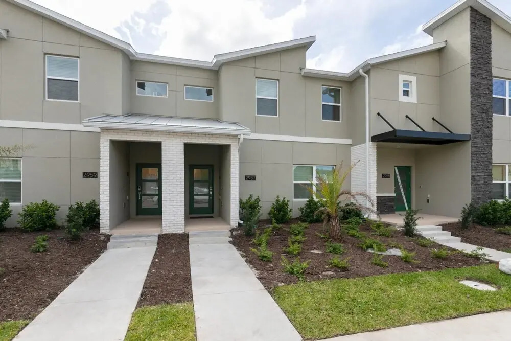 Gorgeous New Townhome at Storey Lake