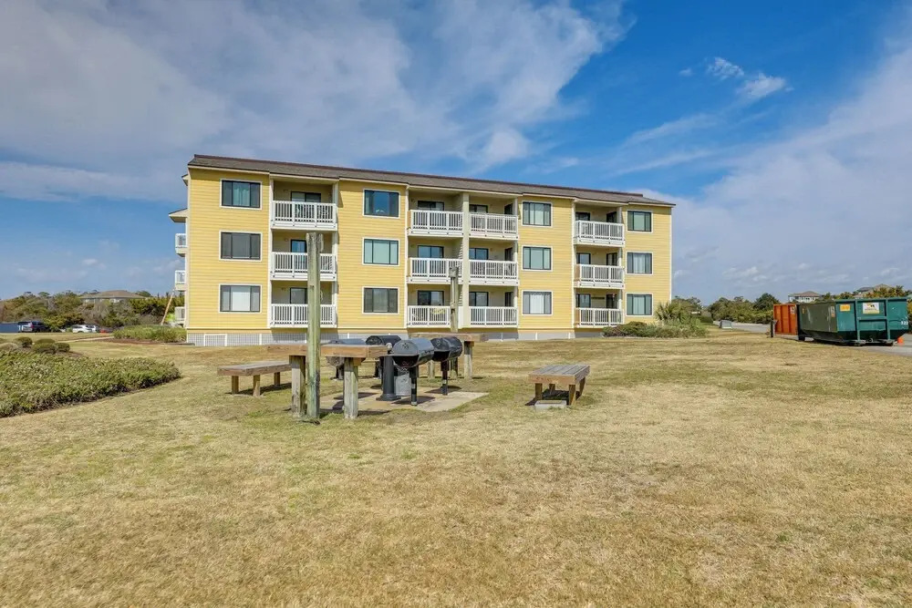 Emerald Isle Vacation Rental w/ Resort Pool!