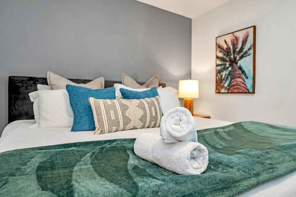 Modern Decor With Themed Rooms, With Retro Game Room and Huge Pool in Upscale Resort! #6s820