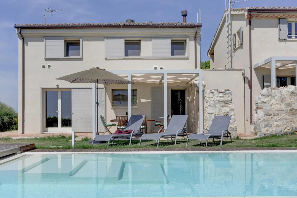 2Balsl   Montefreddo - Large Two Bedroom Split Level