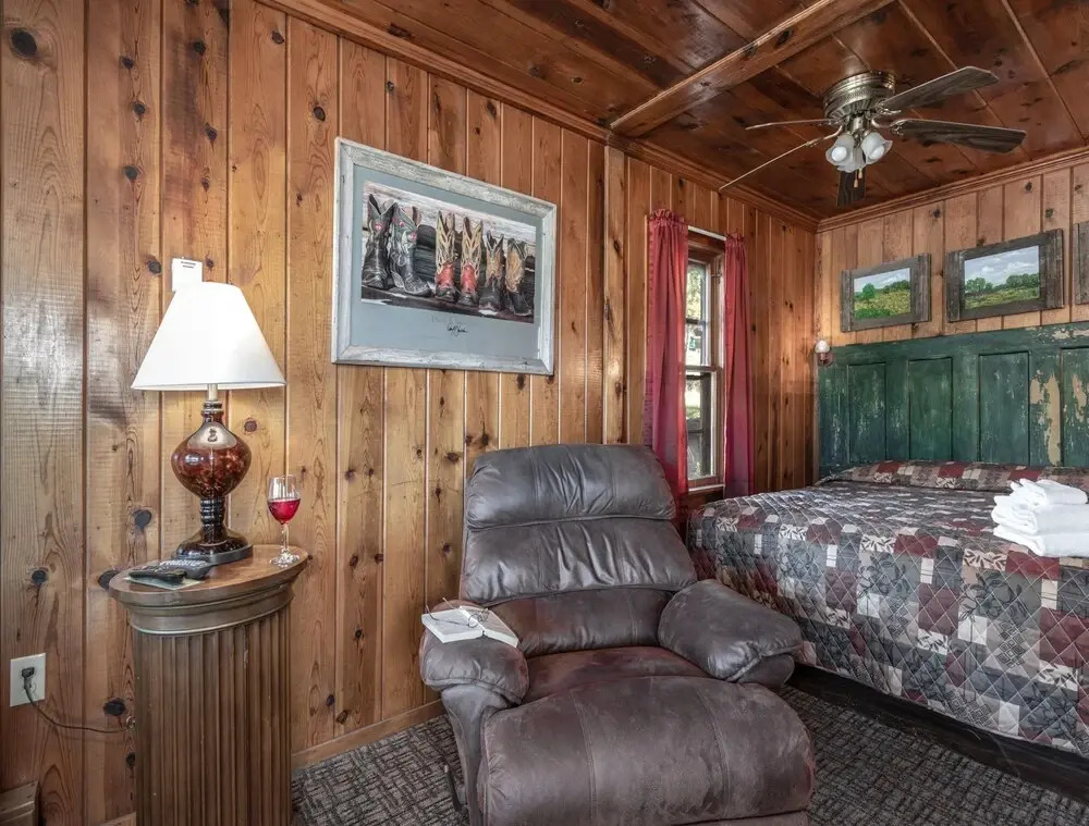 Mechem Dr Apache Village & Cabins by VTrips