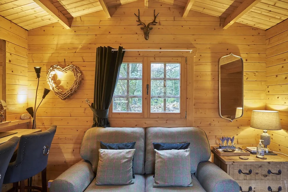 Cabin for 2 - Wood Burning Hot Tub & Fire