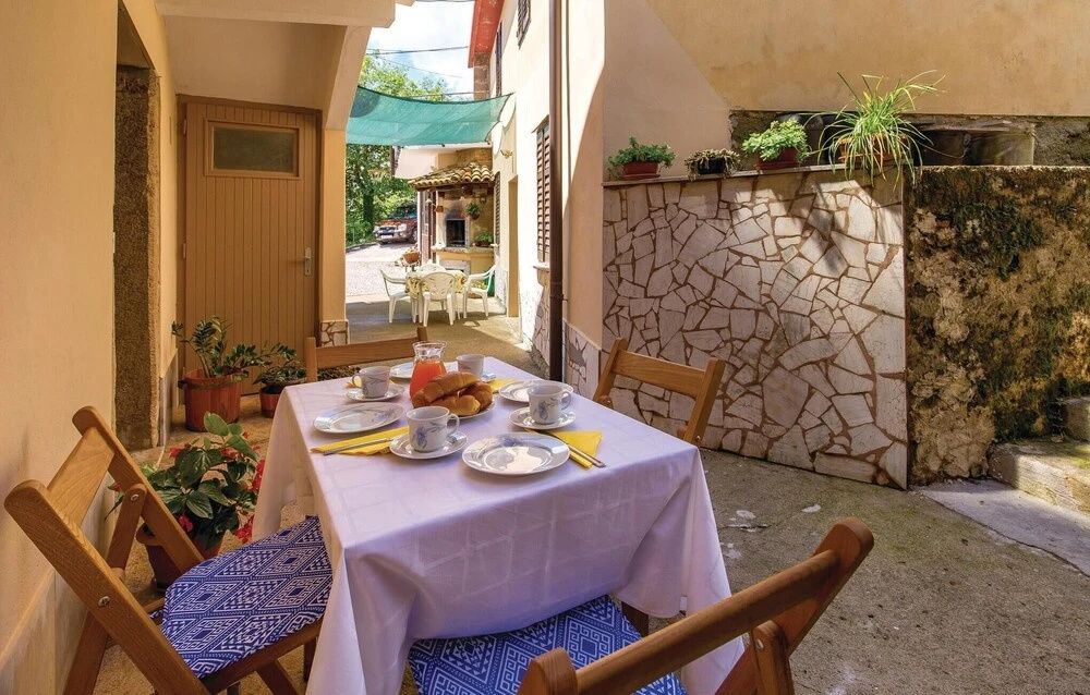 Awesome Home in Bregi With Wifi and 2 Bedrooms