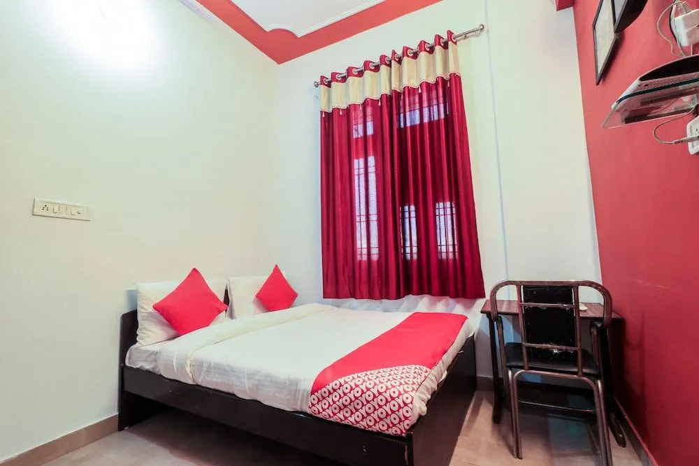 OYO 24228 Hotel Hans