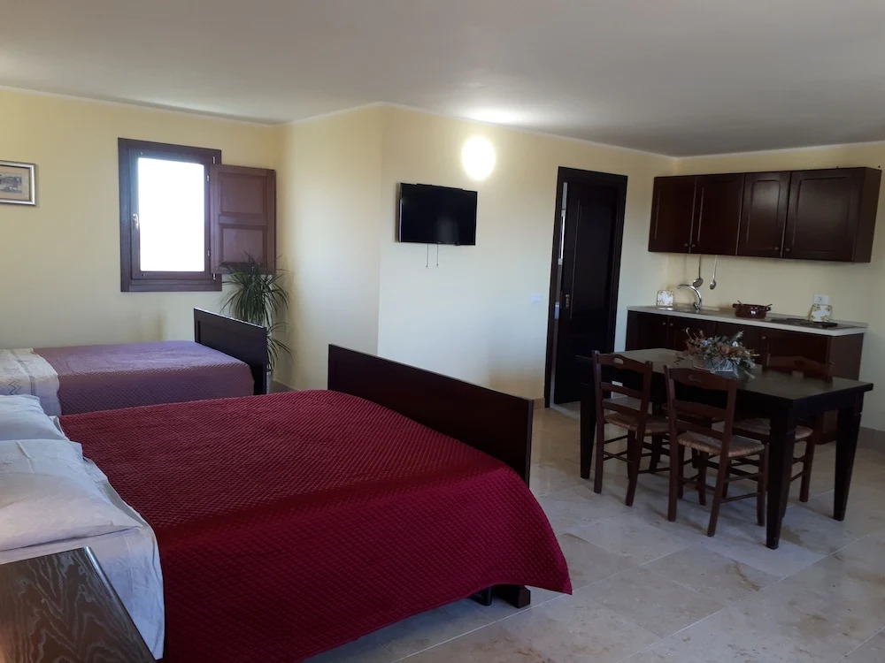 B b With Swimming Pool Tenuta Agrumi del Salento Triple Deluxe Citrus Attic
