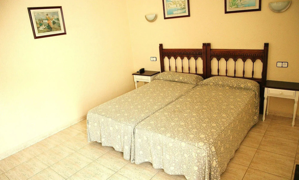 Villa Columbus Rooms and Restaurant