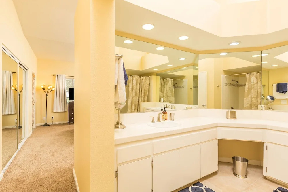 Palm Desert Luxury VIP Home w/Pool