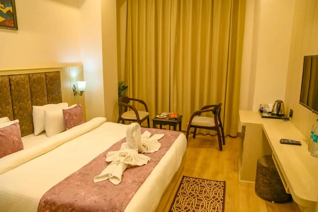 Four Leaf Hotel, Kasganj