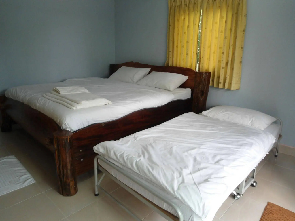 AtMyHomeStay Bangsaphan